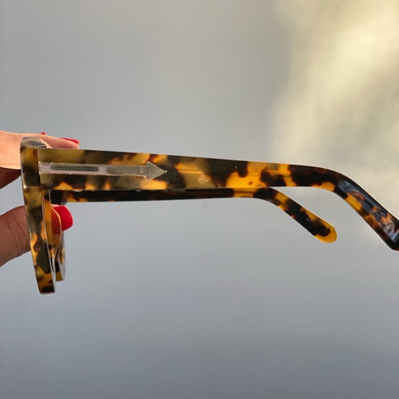 Karen Walker Tortoise Over Sized Sunglasses 🤩 - Picture 2 of 6